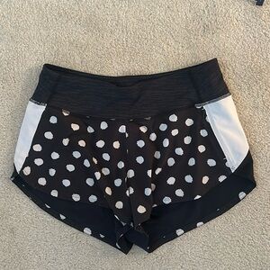 Outdoor Voices 2.5” Hudson Shorts